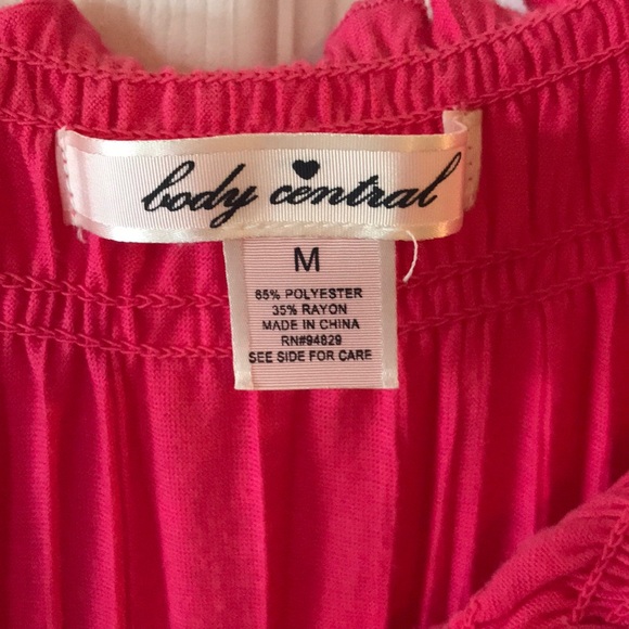 ❤️3 for $10❤️ Pink Blouse - Juniors Size Medium - Picture 3 of 4